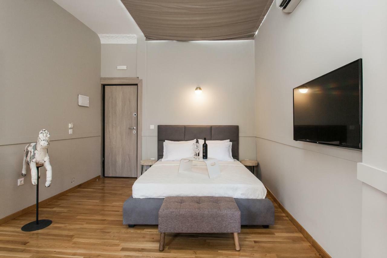 Step One | Luxury Suites Right In The Heart Of Acropolis Next To Metro Station 雅典 外观 照片